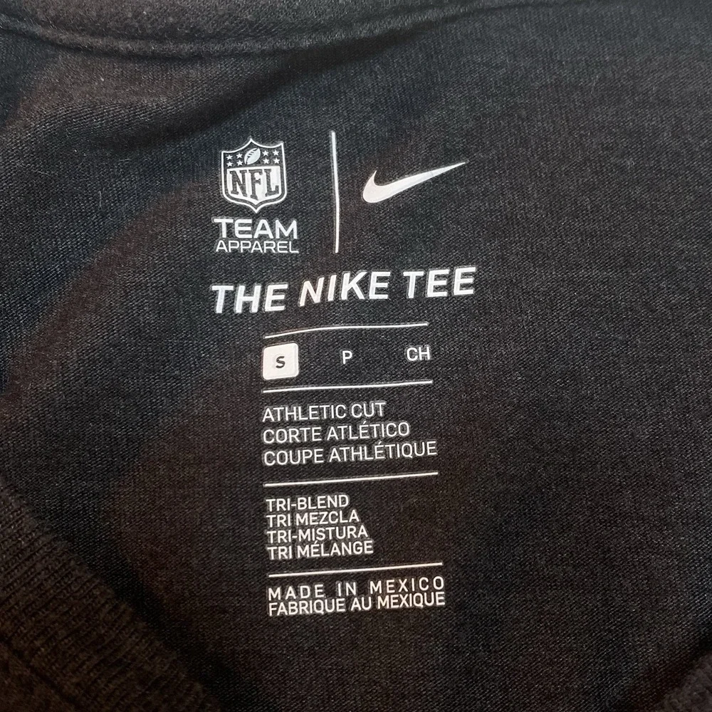 Oakland Las Vegas Raiders NFL Nike T-Shirt Women Small Black Gray Short Sleeve